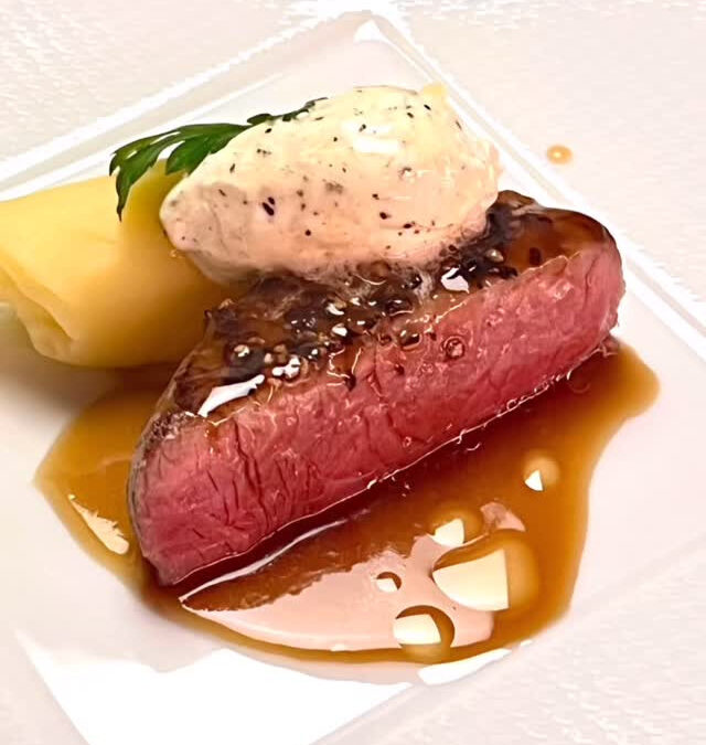 開放感いっぱいの店内でのお食事は如何でしょうか？お盆期間もオ